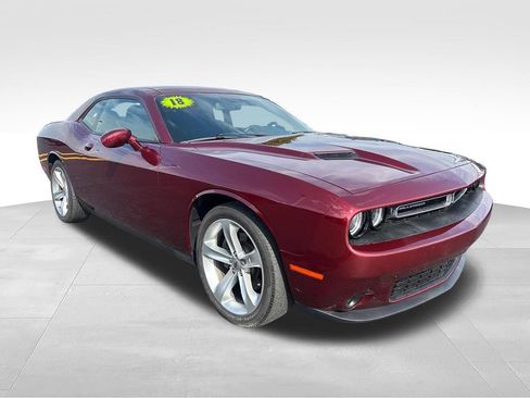 Used 2018 Dodge Challenger SXT w/ Super Sport Group (SS/T) RWD image 16