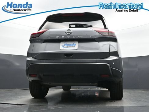 Used 2025 Nissan Rogue SV FWD image 32