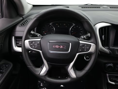 Used 2024 GMC Terrain SLE w/ Driver Convenience Package FWD image 34
