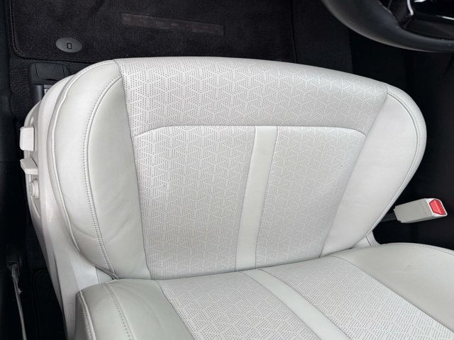 Used 2023 Kia Sorento S w/ Panoramic Sunroof Package FWD image 9
