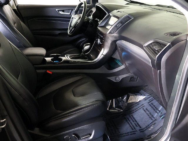 Used 2018 Ford Edge Titanium w/ Equipment Group 302A AWD/4WD image 35