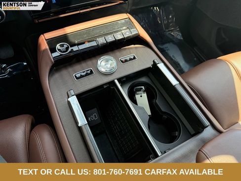 Used 2025 Lincoln Navigator Reserve AWD/4WD image 23