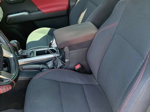 Used 2021 Toyota Tacoma SR5 RWD image 6