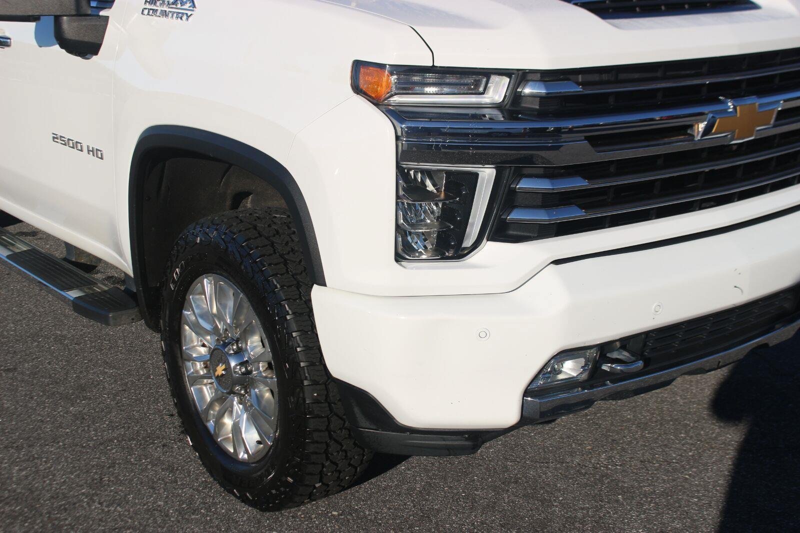 Used 2021 Chevrolet Silverado 2500 High Country AWD/4WD image 9
