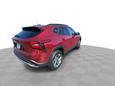 Certified 2024 Chevrolet Trax LT FWD image 8