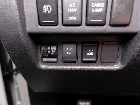 Used 2019 Nissan Titan PRO-4X w/ Pro-4x Convenience Package AWD/4WD image 35