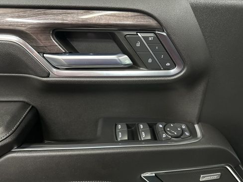 Used 2023 Chevrolet Silverado 1500 LTZ AWD/4WD image 18