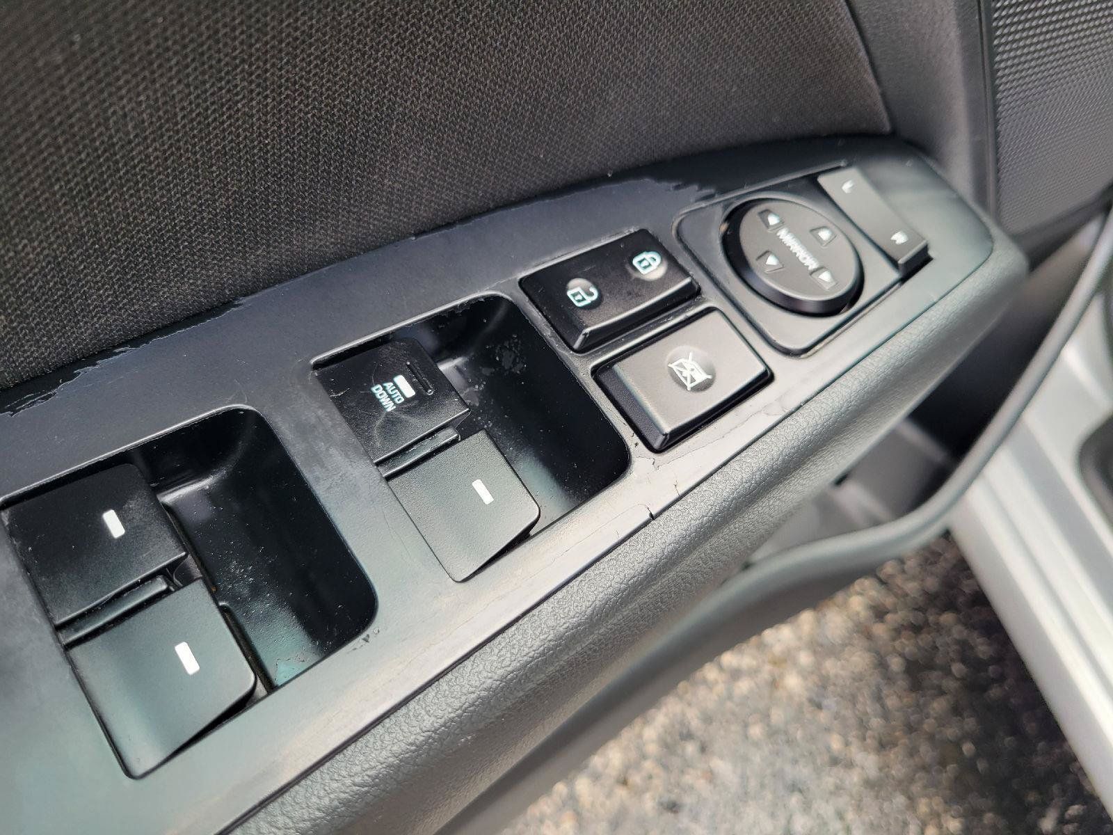 Used 2019 Hyundai Elantra SEL w/ Cargo Package FWD image 7