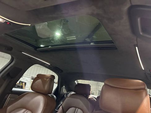 Used 2011 Audi A8 4.2 image 21