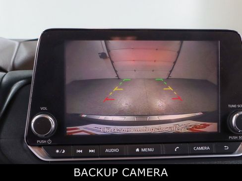Used 2022 Nissan Rogue SV FWD image 18