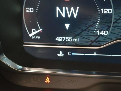 Used 2024 GMC Yukon AT4 w/ AT4 Premium Package AWD/4WD image 39
