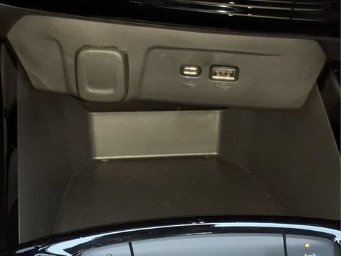 Used 2025 Chevrolet Trax ACTIV w/ Driver Confidence Package FWD image 21