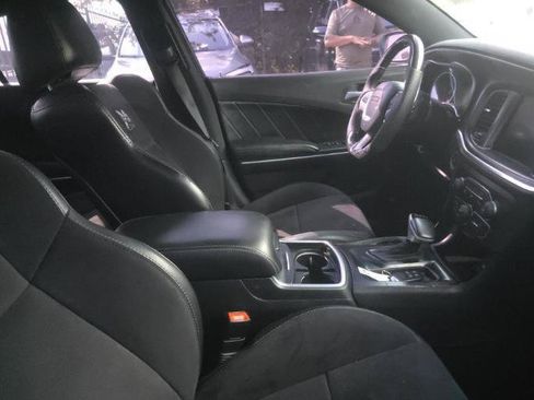 Used 2016 Dodge Charger R/T Scat Pack w/ Beats Audio Group RWD image 10
