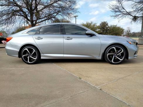 Used 2019 Honda Accord Sport image 4
