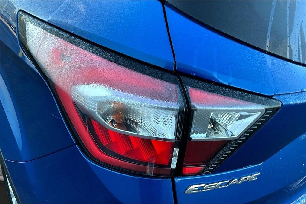 Used 2017 Ford Escape SE w/ Equipment Group 201A AWD/4WD image 23