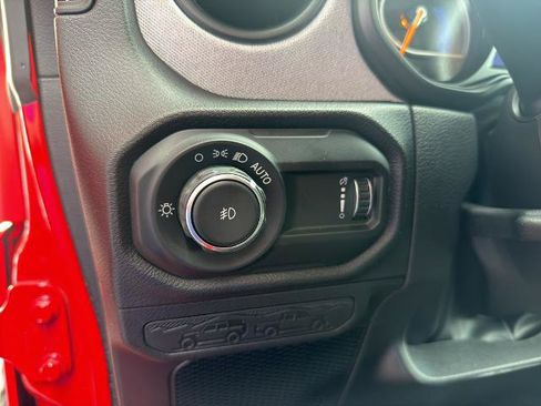 Used 2025 Jeep Wrangler Unlimited Sport AWD/4WD image 28
