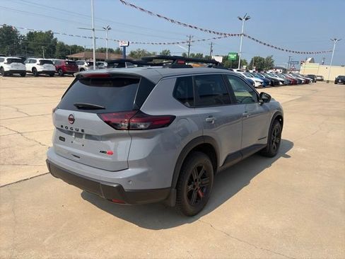 Used 2025 Nissan Rogue SV AWD/4WD image 6