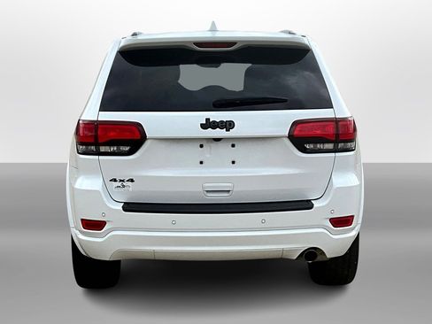 Used 2021 Jeep Grand Cherokee Laredo X image 4