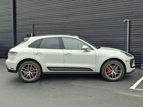 Certified 2022 Porsche Macan S AWD/4WD image 8