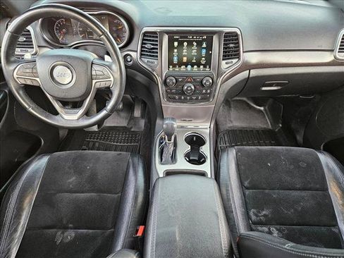Used 2017 Jeep Grand Cherokee Altitude image 16