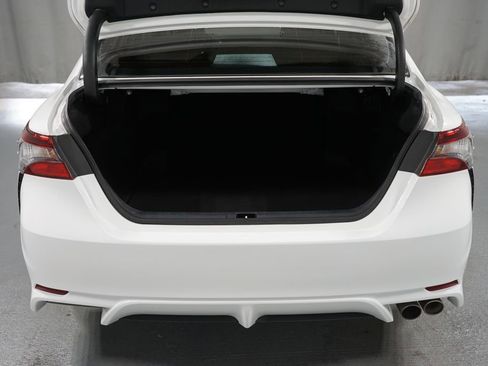 Certified 2021 Toyota Camry SE image 31