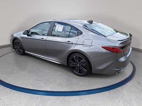 Used 2025 Toyota Camry XSE FWD image 7