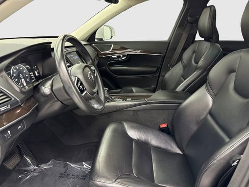 Used 2019 Volvo XC90 T5 Momentum w/ Protection Package Premier FWD image 17