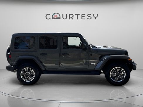 Used 2023 Jeep Wrangler Sahara w/ Cold Weather Group image 9