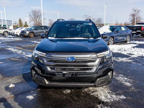 New 2025 Subaru Forester Premium image 5