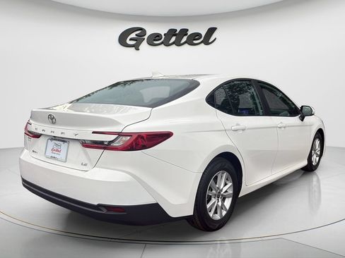 Used 2025 Toyota Camry LE FWD image 5