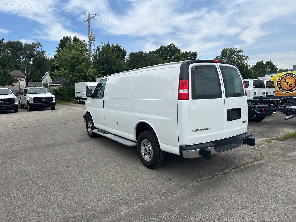 Used 2024 GMC Savana 2500 w/ Driver Convenience Package RWD image 4