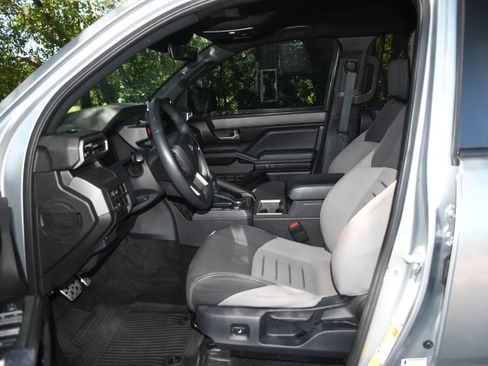 Certified 2025 Toyota Tacoma TRD Sport AWD/4WD image 7