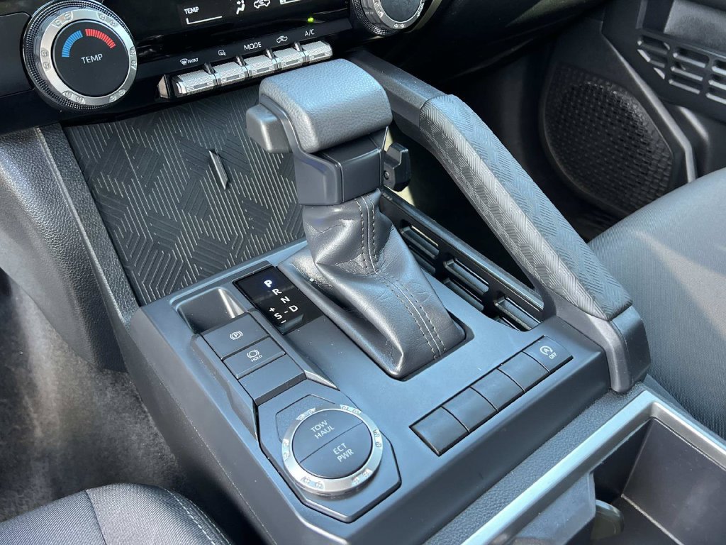 Used 2025 Toyota Tacoma SR5 RWD image 39