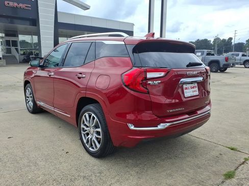 Used 2024 GMC Terrain Denali w/ Denali Premium Package AWD/4WD image 5