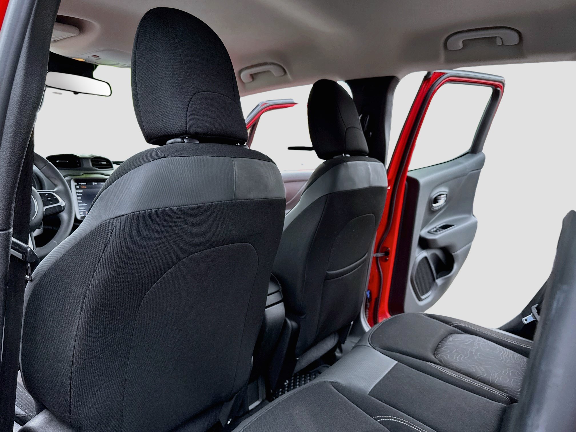 Used 2023 Jeep Renegade Latitude AWD/4WD image 20