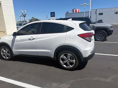 Used 2022 Honda HR-V LX image 3