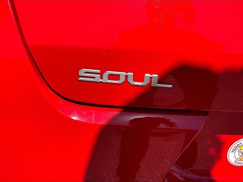 Used 2023 Kia Soul LX w/ LX Technology Package FWD image 22