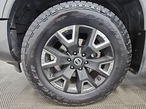 Used 2020 Nissan Titan Platinum Reserve w/ Moonroof Package image 46