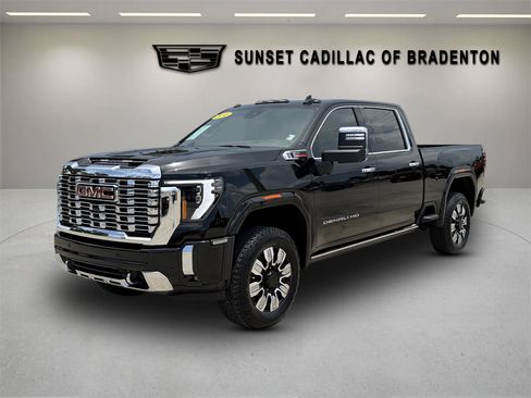 Used 2024 GMC Sierra 3500 Denali AWD/4WD image 7