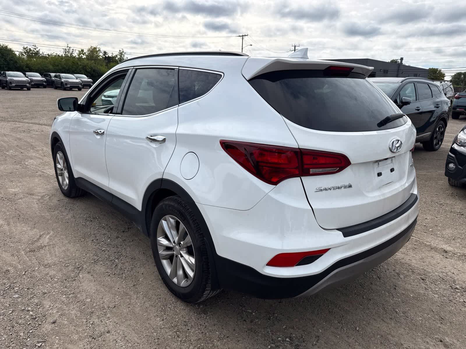 Used 2018 Hyundai Santa Fe Sport 2.0T AWD/4WD image 2