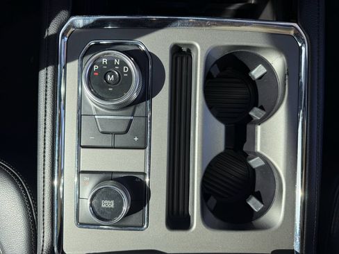 Used 2021 Ford Expedition Max XLT image 18