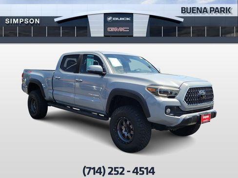 Used 2019 Toyota Tacoma TRD Off-Road w/ Technology Package AWD/4WD image 2