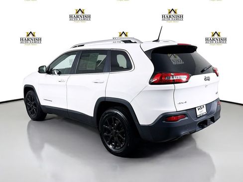Used 2016 Jeep Cherokee Latitude w/ Comfort/Convenience Group AWD/4WD image 5
