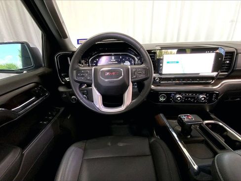 Used 2024 GMC Sierra 1500 SLT w/ SLT Convenience Package RWD image 14