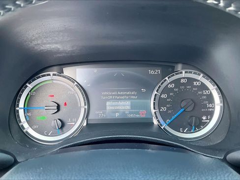 Used 2024 Toyota Highlander XLE FWD image 26