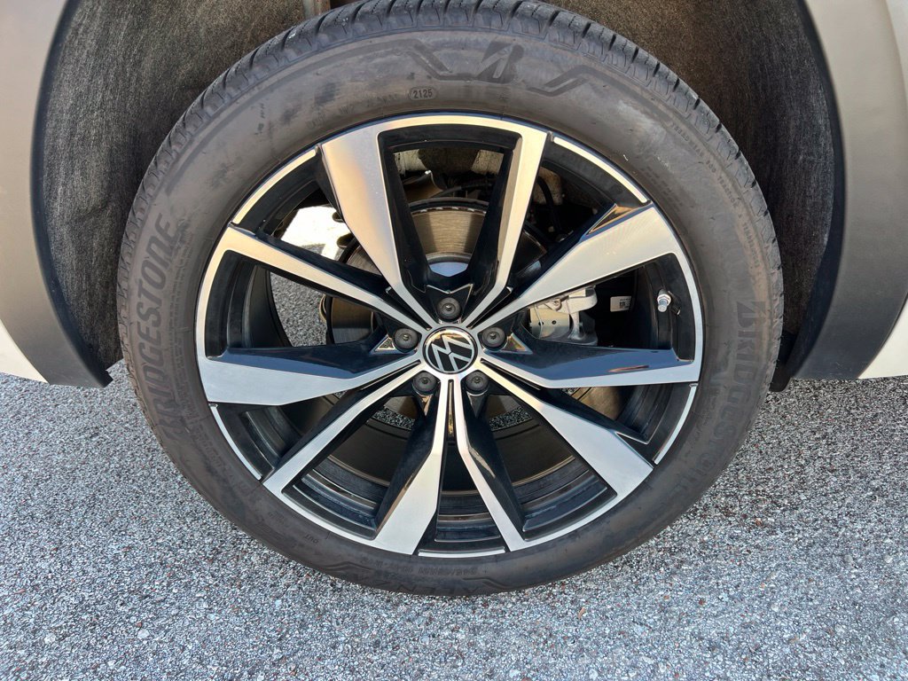 Used 2026 Volkswagen Atlas SEL Premium R-Line AWD/4WD image 8