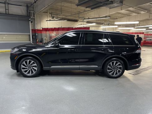 Used 2025 Lincoln Aviator 2WD image 7