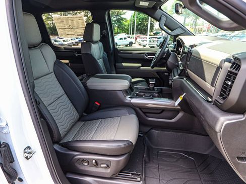 New 2025 Chevrolet Silverado 1500 ZR2 w/ Technology Package image 19