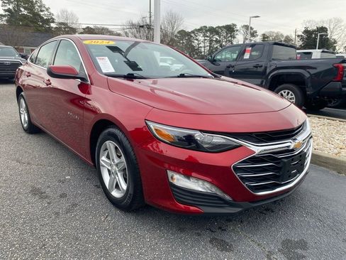 Used 2024 Chevrolet Malibu LT image 1
