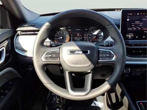 Used 2025 Jeep Compass Limited AWD/4WD image 18